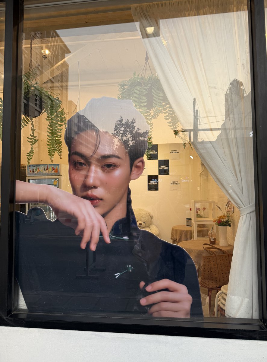 Beside_Lego's tweet photo. Beside Lego Black Cat Birthday Project

🐈‍⬛ น้องแมวดำพร้อมแล้วค้าบบบ 

Activity
- Mini gallery
- Mini projector for photo shoot
- Prediction Zone
   🃏เสี่ยงเซียมซี และทำนายไพ่ทาโร่ห์
- Secret Lego's portrait drawing from @lelemelody ✨
- Wishing our black cat baby 🎂
- Enjoying delicious cakes and drinks

#Lego_Rapeepong @realxlg 
#LegoBlackCat19thBD
