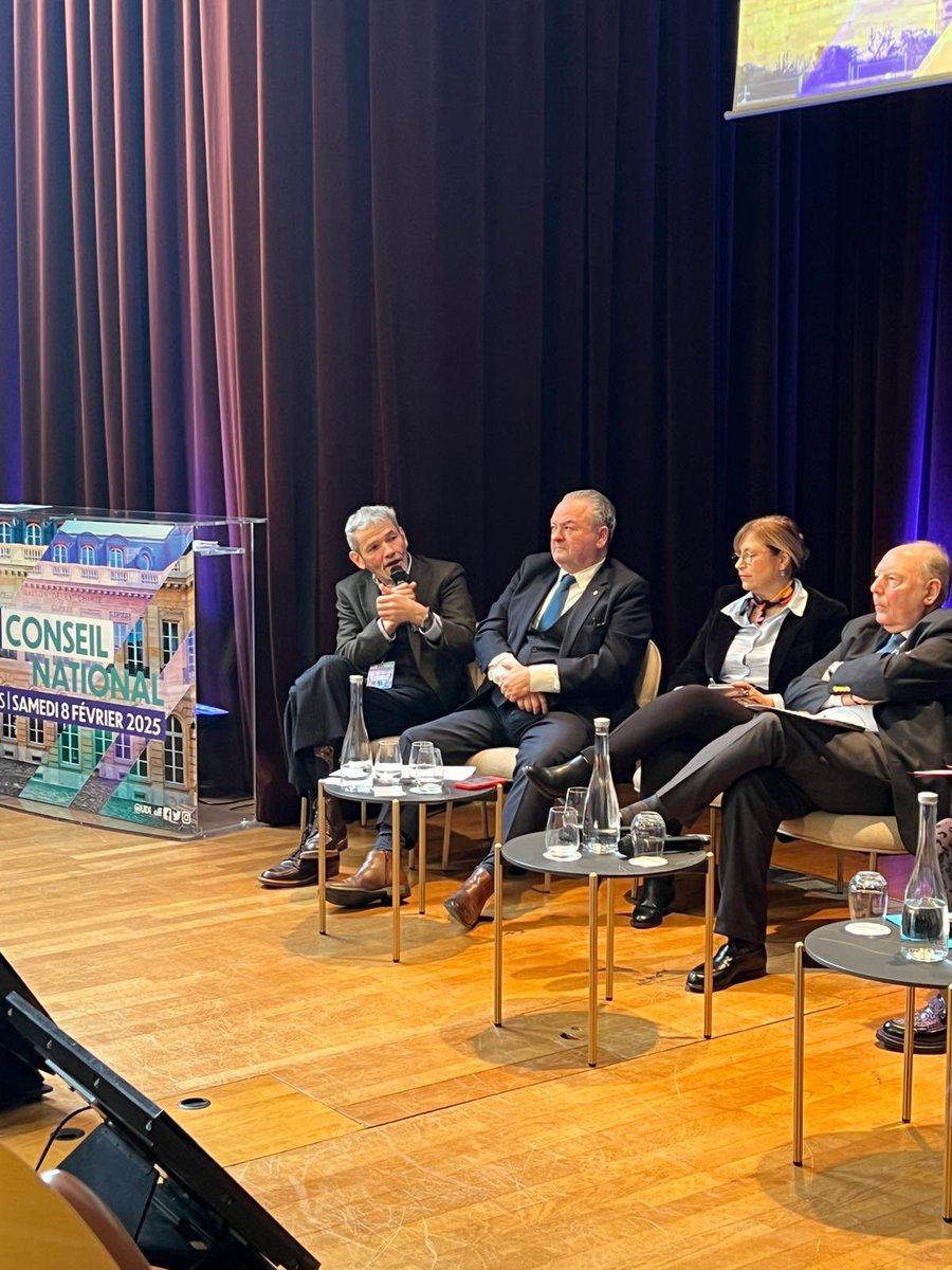 jfvigier's tweet photo. J’ai eu le plaisir d’intervenir à la table ronde du conseil national @UDI_off, coprésidée par @FrancoiseGatel et @HerveMarseille.

La décentralisation est la clé pour redonner du souffle à nos collectivités. L’Etat doit se concentrer sur le régalien et lâcher prise sur le reste. https://t.co/Yt9kuW9MUu
