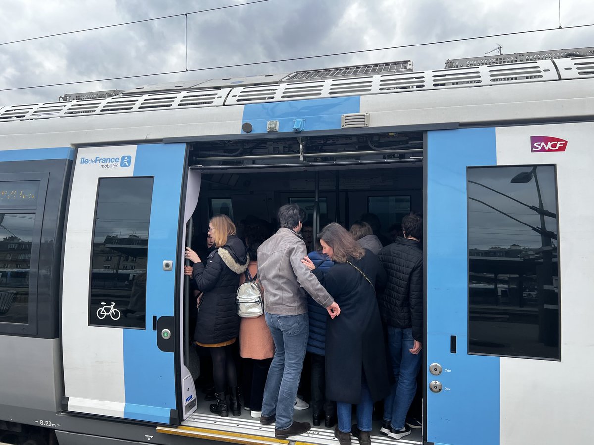Plus de trains tweet media