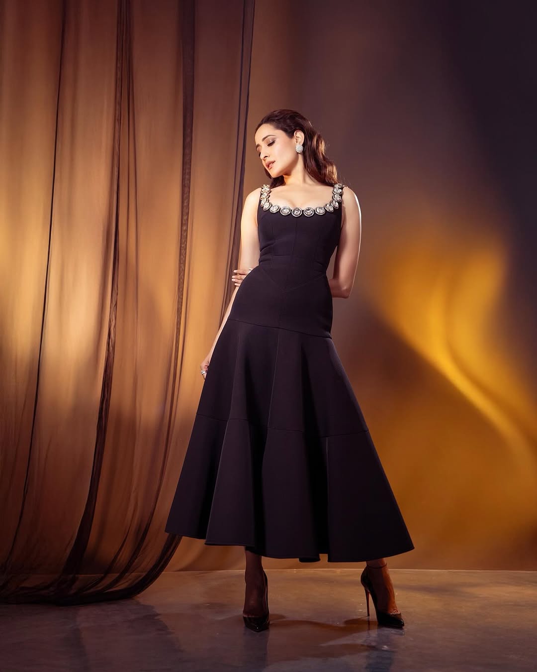 GjRNWA8WMAADjJz?format=jpg&name=large