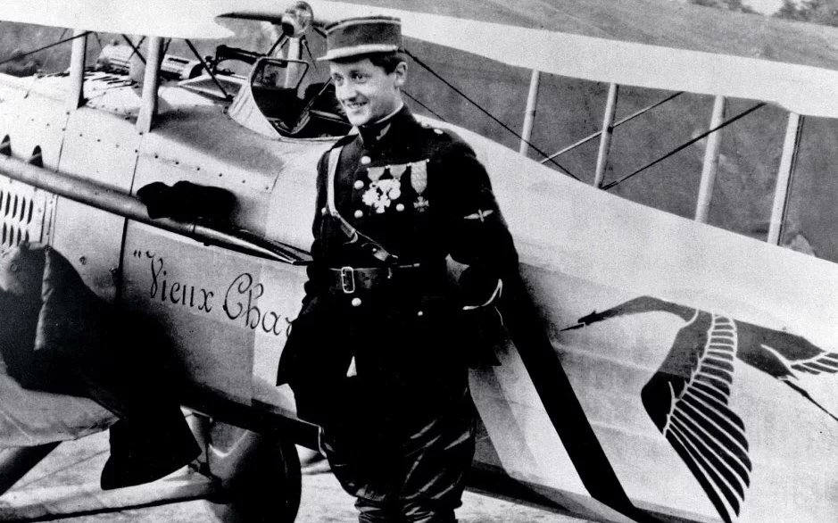 TheatrumBelli's tweet image. 8 février 1917 : #Guynemer abat son premier bombardier. C’est aussi le premier #pilote allié à parvenir à abattre un #bombardier #Gotha G.III avec son #Spad VII.
theatrum-belli.com/chronicorum-be…
