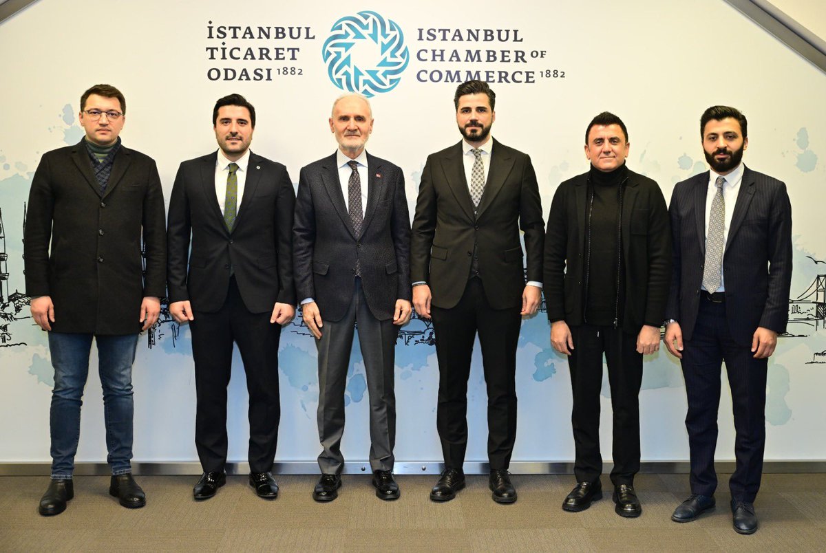 Sultanbeyli Genç İşadamları Derneği (SUGİAD) Başkanı Dr. Mustafa Sütçü, Yönetim Kurulu Üyeleri ve İTO Hayvansal Gıda Ürünleri Meslek Komite Üyesi Zafer Sağdıç Odamızı ziyaret etti.  

İş dünyasının genç temsilcileriyle Sultanbeyli ilçesinin son dönemlerde gösterdiği hızlı gelişim