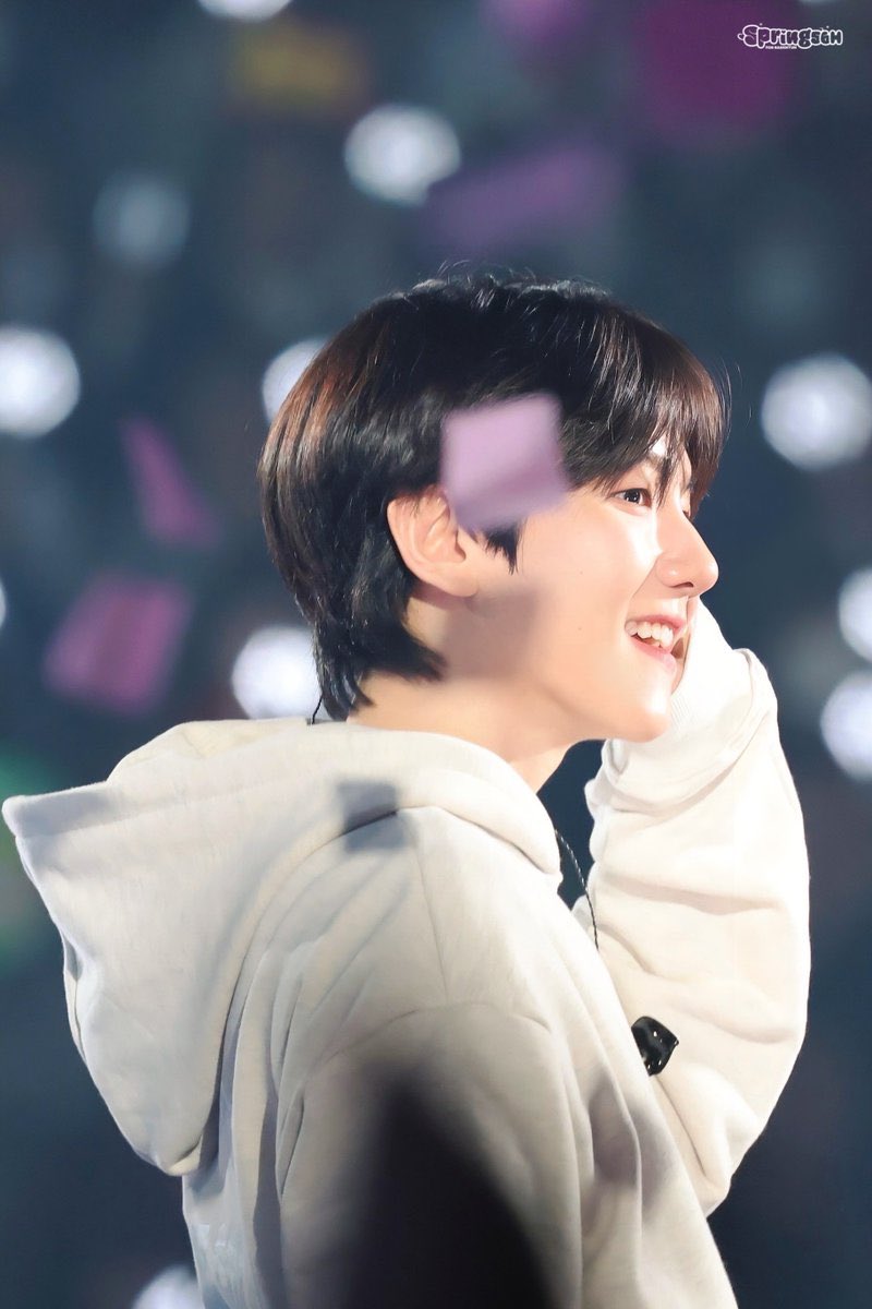 cbwfiles's tweet photo. baekhyun is so pretty https://t.co/didZzuHZT1