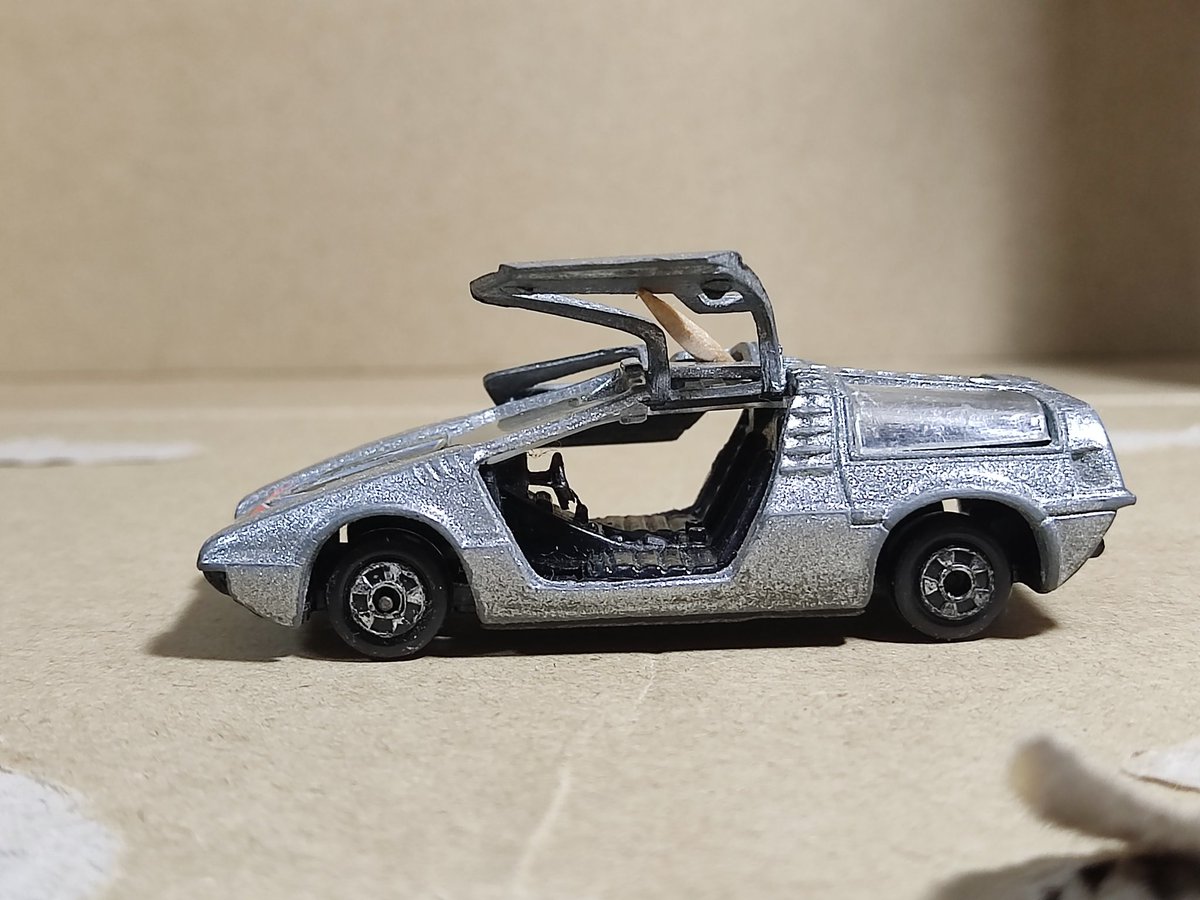 yatming808's tweet photo. メルカリにてかなり破格でフェイエのタピロを入手
チープミニカーなのにガルウイングの開閉ギミックがあるのが凄い
教えてくれたミニカー仲間に感謝🙂↕️
#VolkswagenPorscheTapiro
#FAIE https://t.co/CUjvmNo8x1