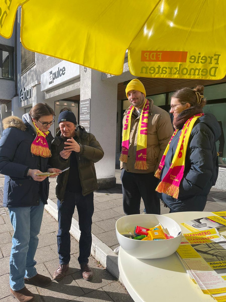 Viele gute Gespräche bei bestem Sonnenschein am Infostand der FDP in Starnberg.
#jetztFDP