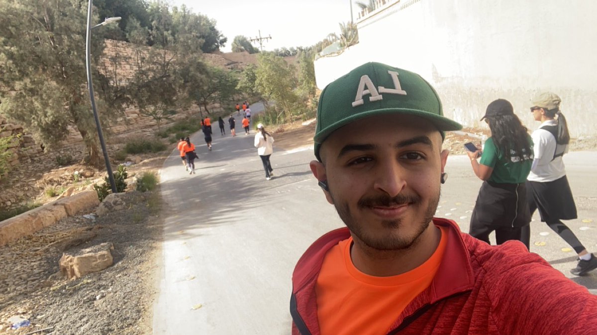 spinellll's tweet photo. اول مره اجرب امشي ماراثون ولعلي تحمست واخذت ٢١ كيلو 

تجربة جدددددا جميلة وباذن الله اكررها https://t.co/Q5I5GJl0xS