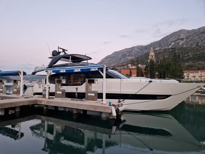 MARINECENTRINGR's tweet photo. This magnificent brand new Cranchi 78 is on its way to El Gouna to join  the ever growing Cranchi family there... https://t.co/1a9YTp0TC2