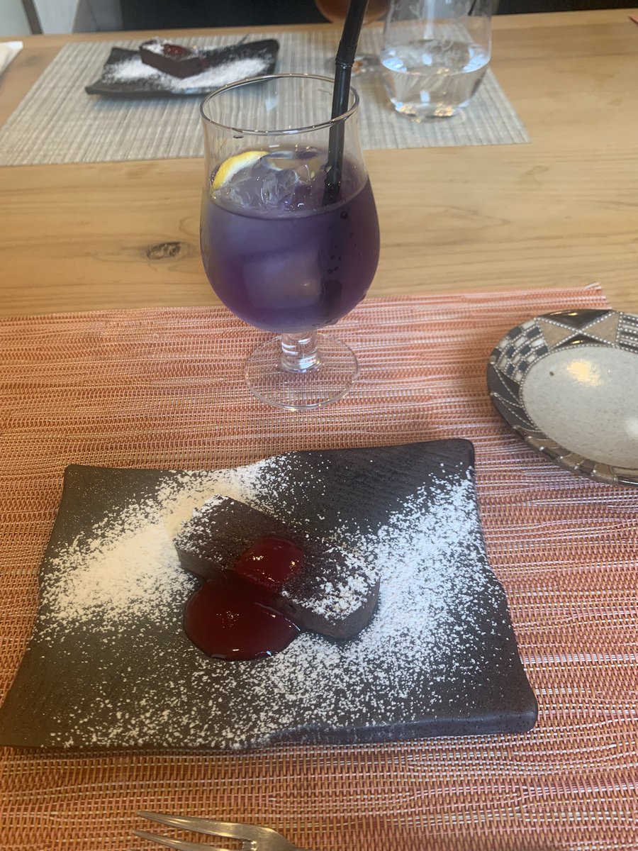 Tffffffaaaaaaa's tweet photo. 先日のランチ
レモンで化学反応起こるハーブティーをいただきました(∩ˊ͈ ᢐ ˋ͈ ∩) ｼﾞｭﾙﾙ https://t.co/bcuRtQO0hx