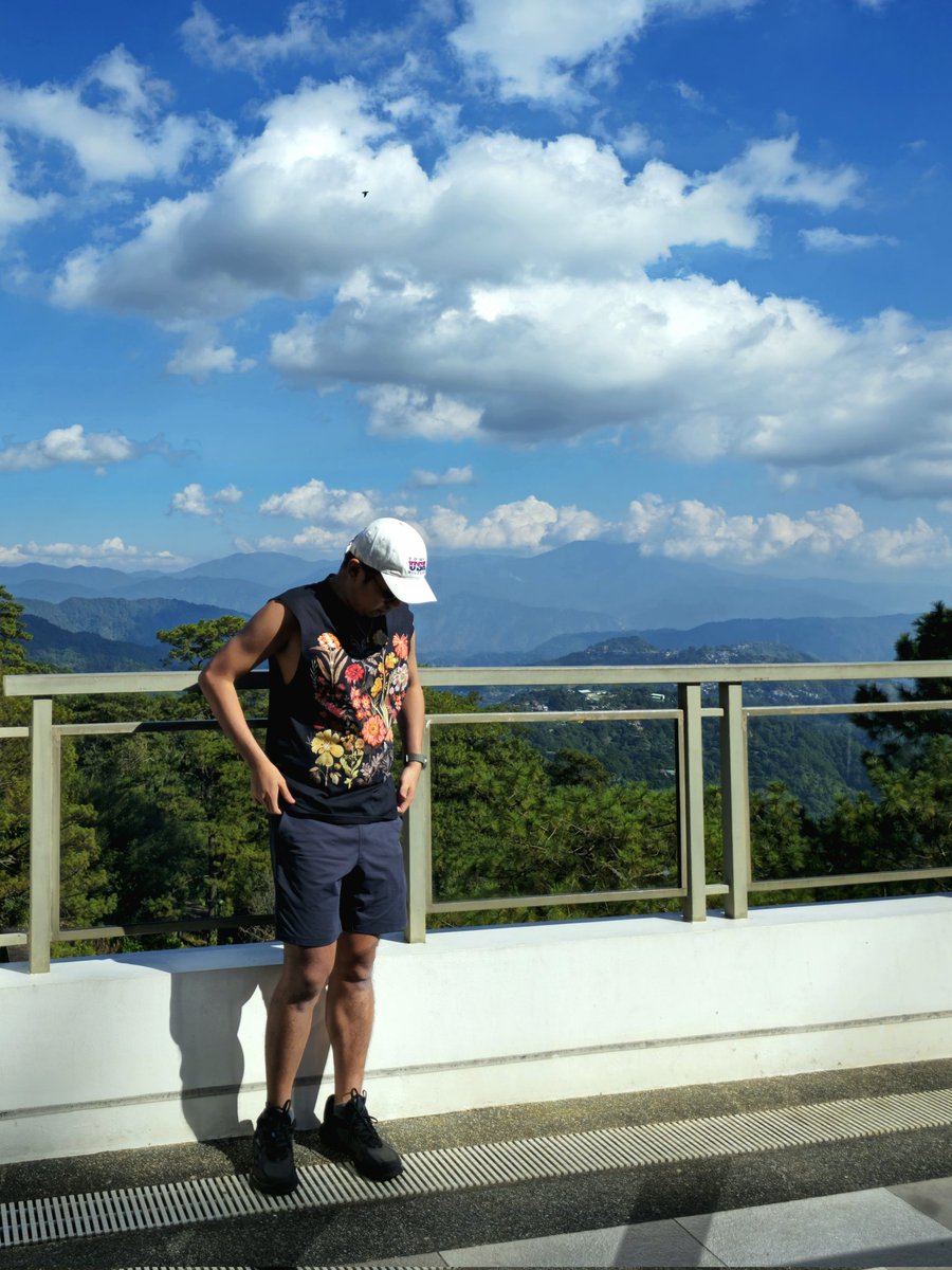 JayCalion's tweet photo. cold #Baguio https://t.co/0xjudlEbL9