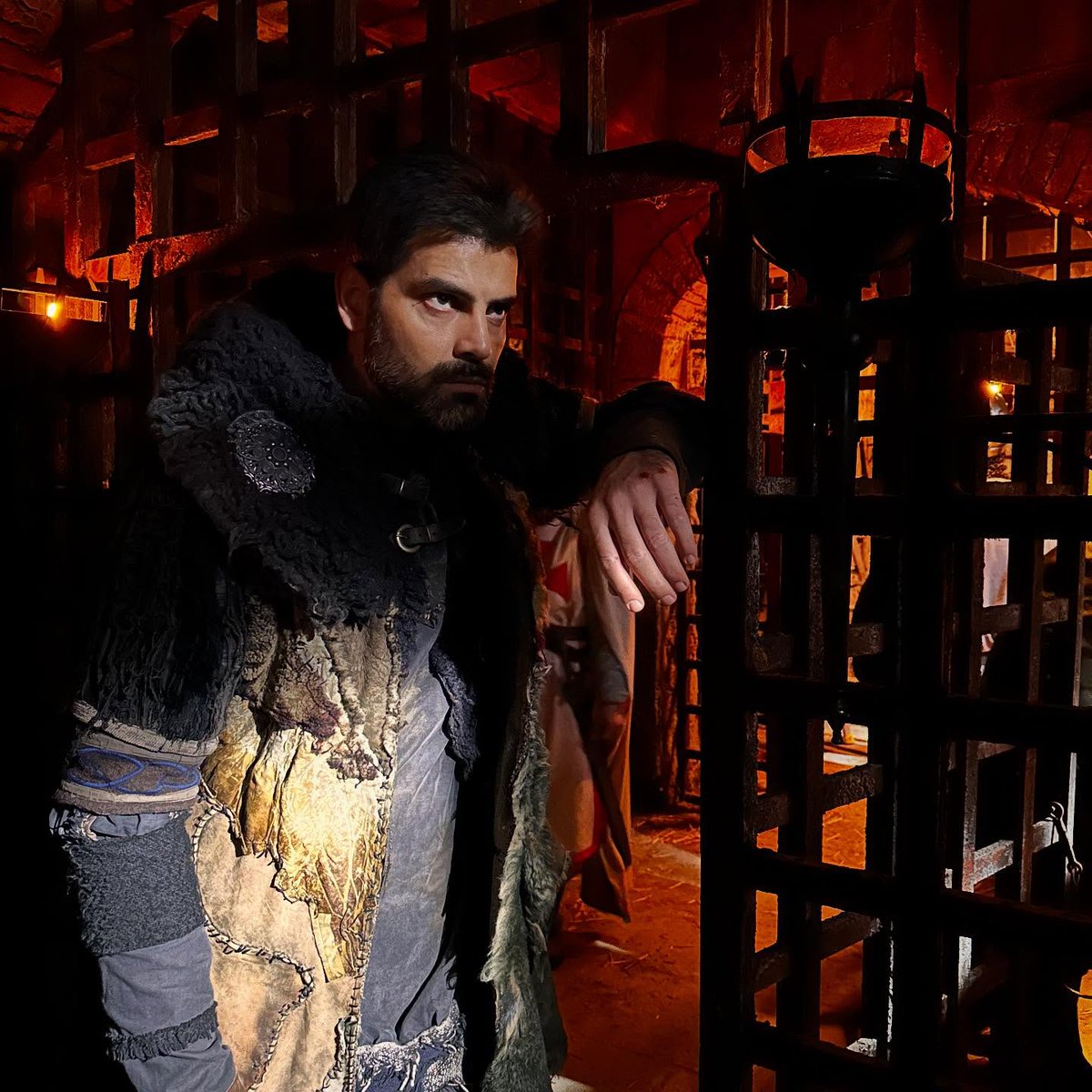 Erkan Meriç, Vefa Sultan dizisinde! #deliormanlı rolüyle Ramazan ayı boyunca Trt1 de ekranlarda olacak. 
#ErkanMeriç