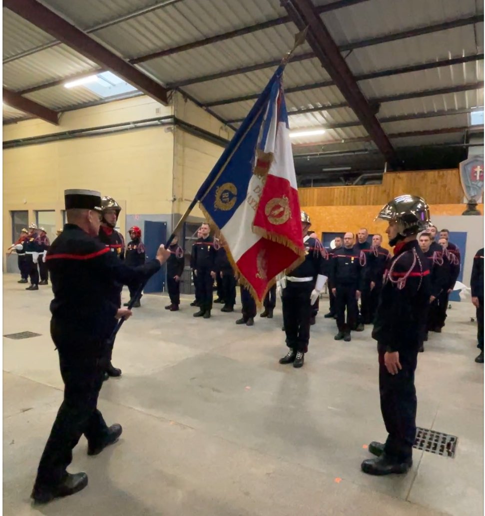 Sapeurs-pompiers 53 tweet media