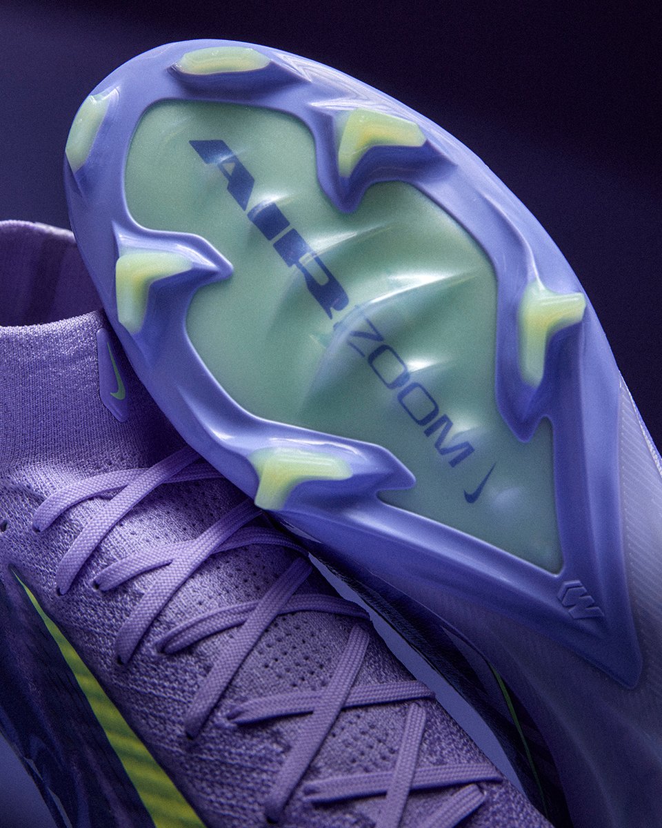 ProD_Soccer_DE's tweet photo. Frisch eingetroffen: https://t.co/jkS9IFouK1
Leichte Energie ⚡ Sieh dir den neuen Nike Mercurial Superfly X Elite aus der United Kollektion genauer an 👀 Finde dein Paar jetzt online bei Pro:Direct Soccer 📲 #prodirectsoccer #nike #nikefootball #nikesuperfly https://t.co/C3r1chJa48
