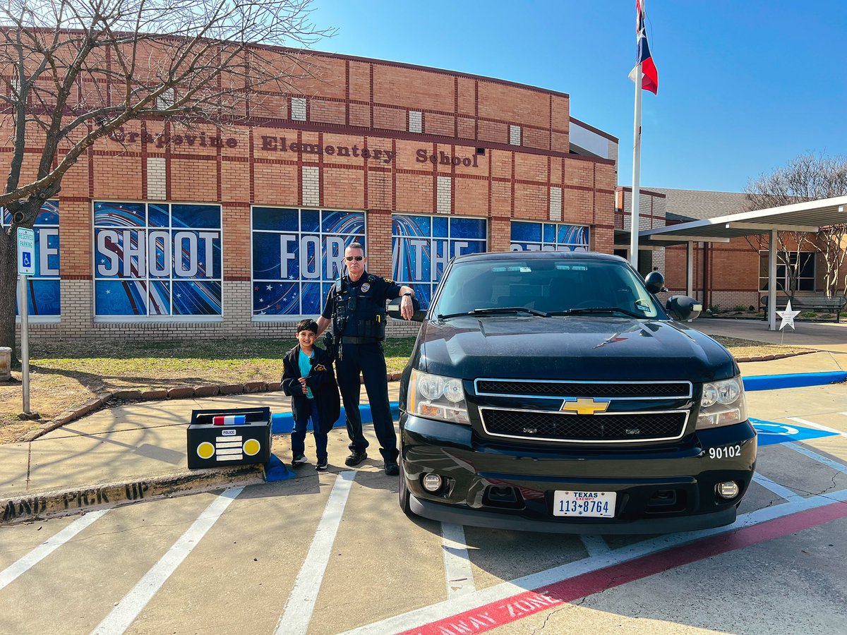 Mrs. Ellis tweet media