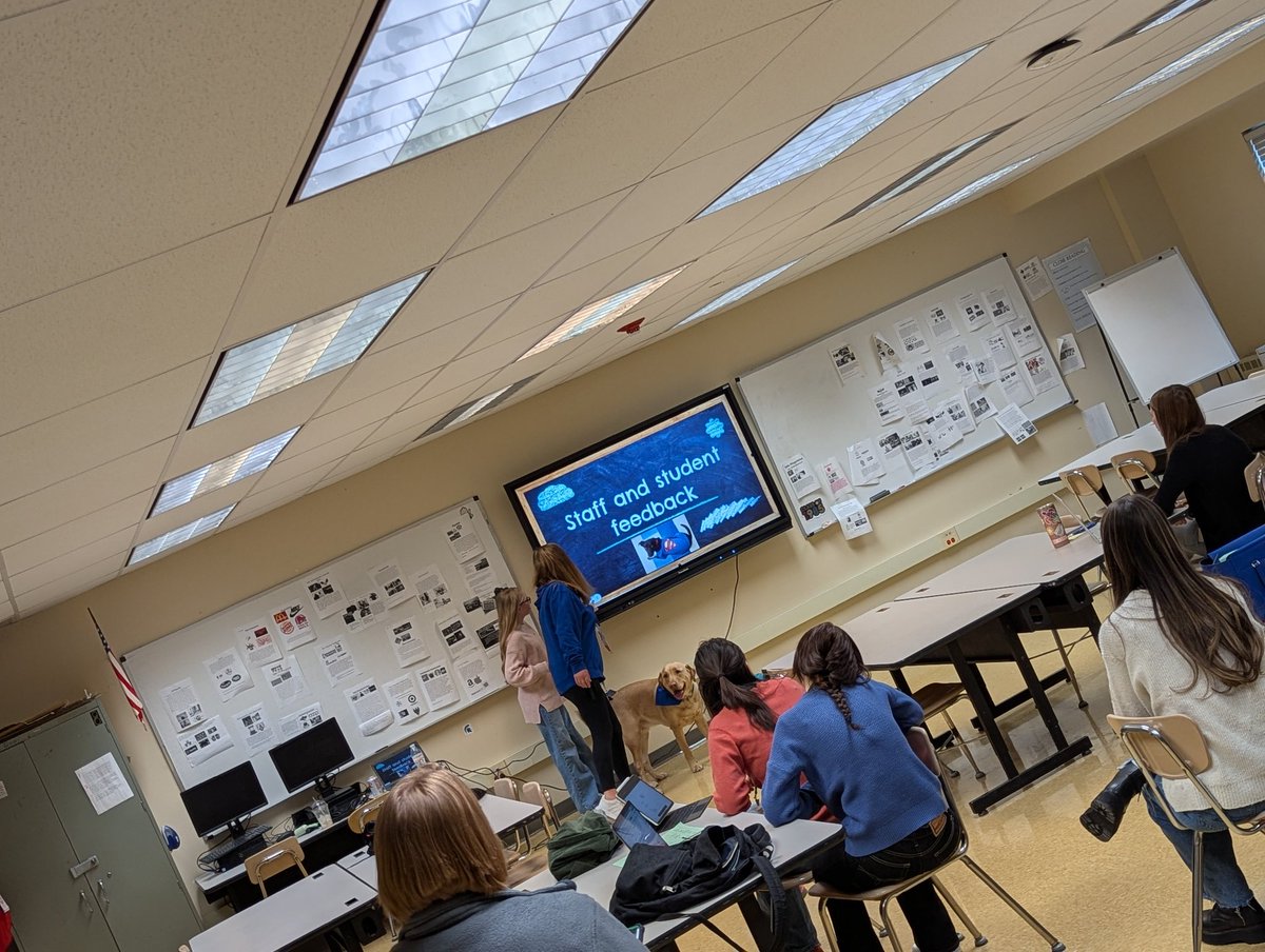 MrsMurat's tweet photo. #EdCampSTNY is off to a powerhouse start!! Session 1 includes learning about the #microcredentialing available to districts, therapy dogs, SEL, eSports, engaging math instruction, student run media, and so much more!! https://t.co/9Xd4ab81kz