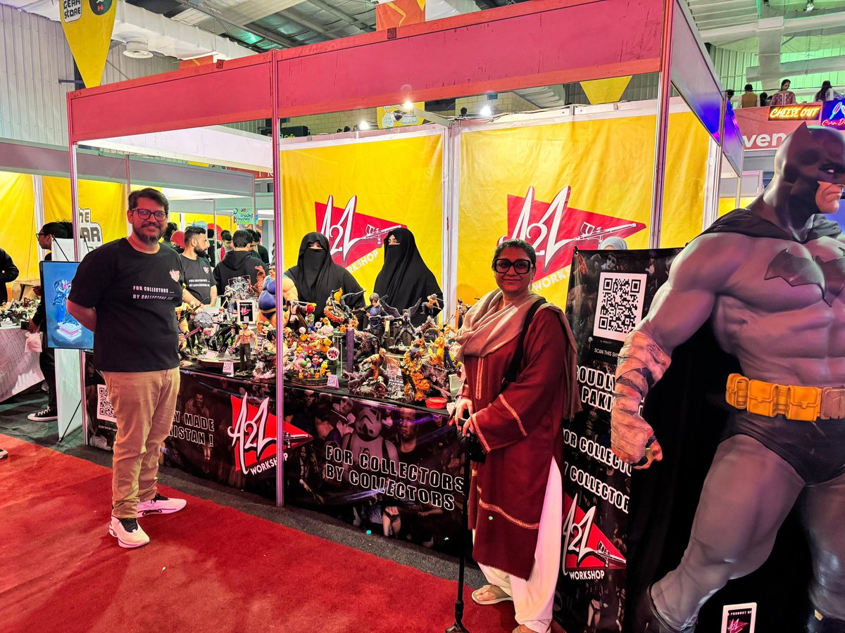 Anny_Marri's tweet photo. #GeekCon at Expo centre today! Fabulous display by collectors, artists and creators. No dearth of talent in Pakistan.
Food, fun and plenty of Cosplay!
Go visit with your families.
An afternoon well spent! https://t.co/Fc2dT2zvt8