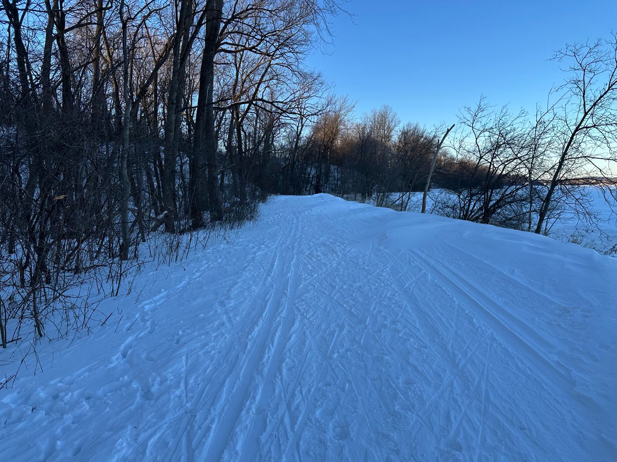 Groomers are out across the city, including @skiheritageeast 's Toboggan Bob in the west and <a href="/NordicSnoMonkey/">FairTracks</a> in the east.  Excellent conditions!