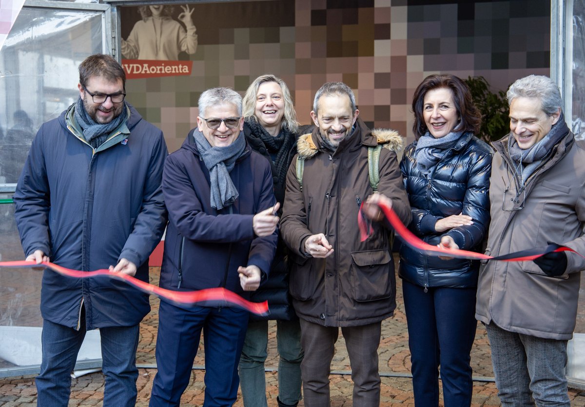 vdaufficiale's tweet photo. #VDAorienta 2025: un’edizione ricca di incontri e opportunità per il futuro dei giovani valdostani https://t.co/epglAACu37 @luigibertschy @guichardaz https://t.co/jo1aF7X3u9
