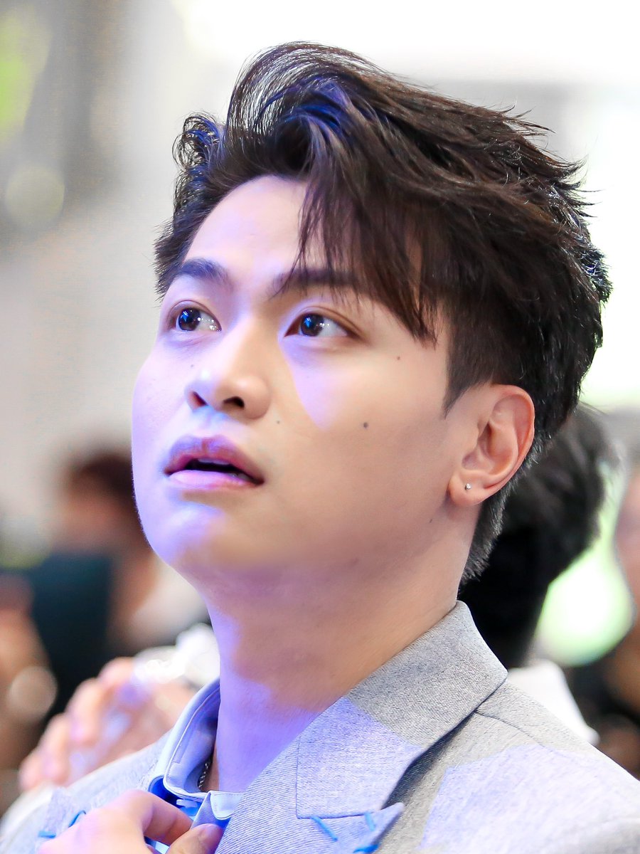triplen0099's tweet photo. 😧?

#NinhDuongStory #NinhAnhBui #TungDuong https://t.co/mobQHI6lrm