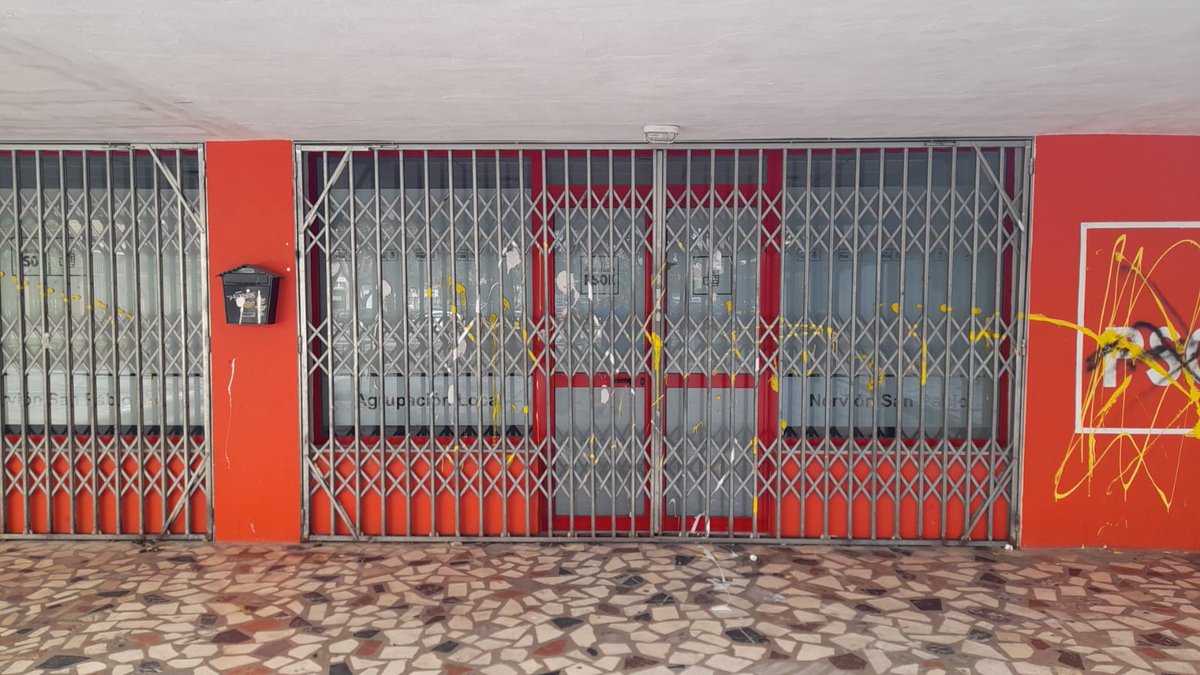 NervionSanPablo's tweet photo. ‼️ NO NOS VAN A CALLAR.
Asi amanece nuestra Casa del Pueblo. La Casa de tod@s.
Esto está sembrando la derecha y la ultraderecha en nuestras calles.
💪 Frente al fascismo, siempre pondremos en valor la palabra por encima del odio.
¡Seguimos!🌹
#Stopfacismo
#NoPasarán https://t.co/2krwK7ekKt