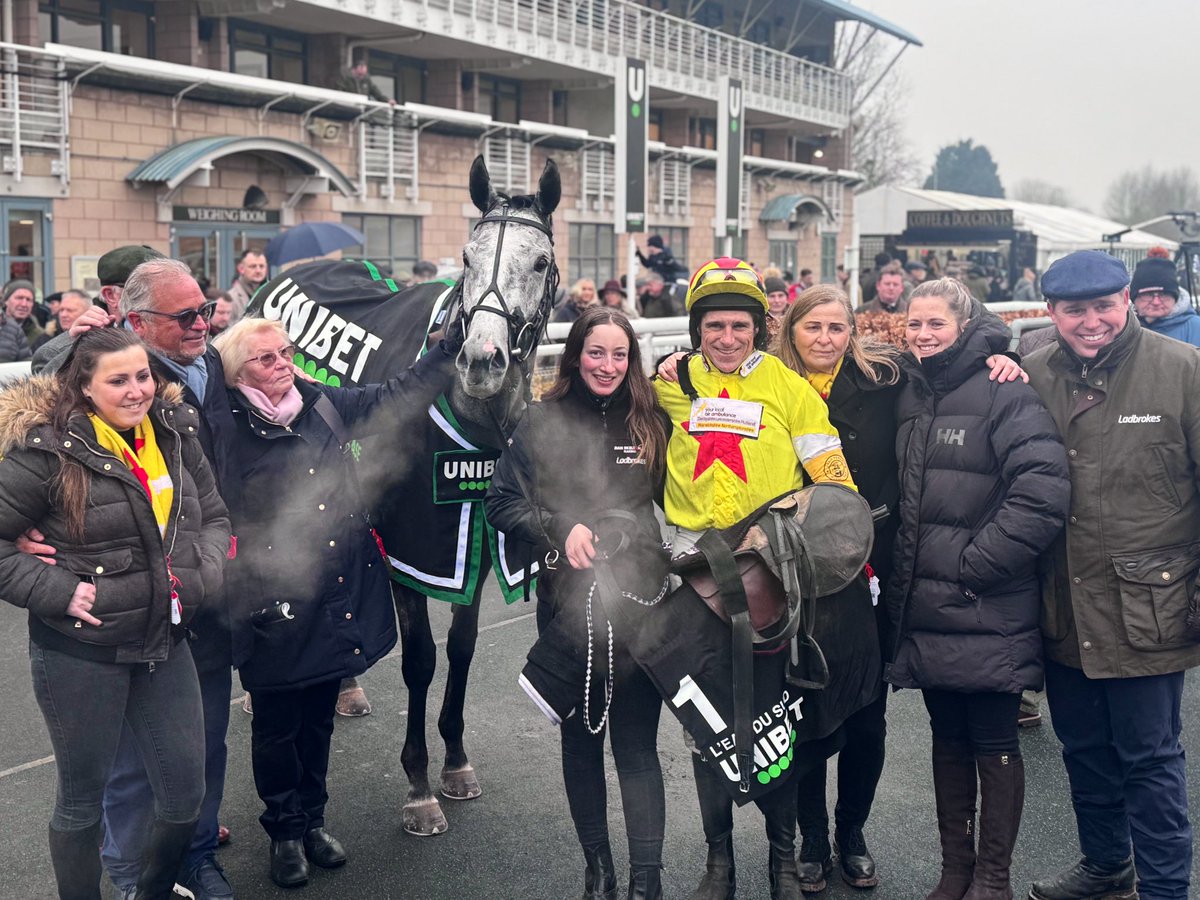 Warwick Racecourse tweet media