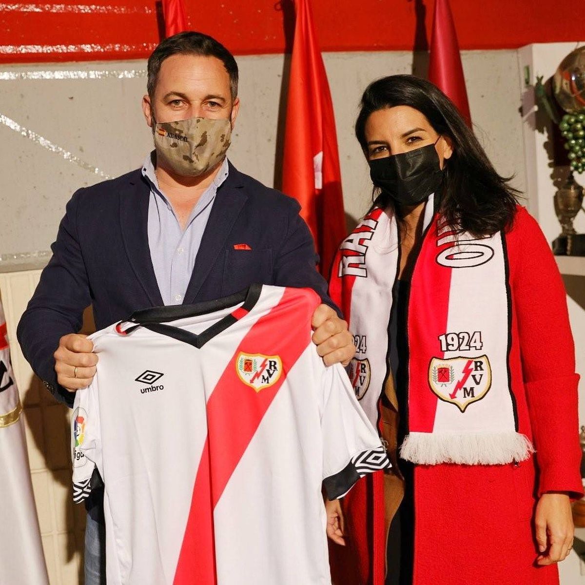 #Vallecasllenodemierda