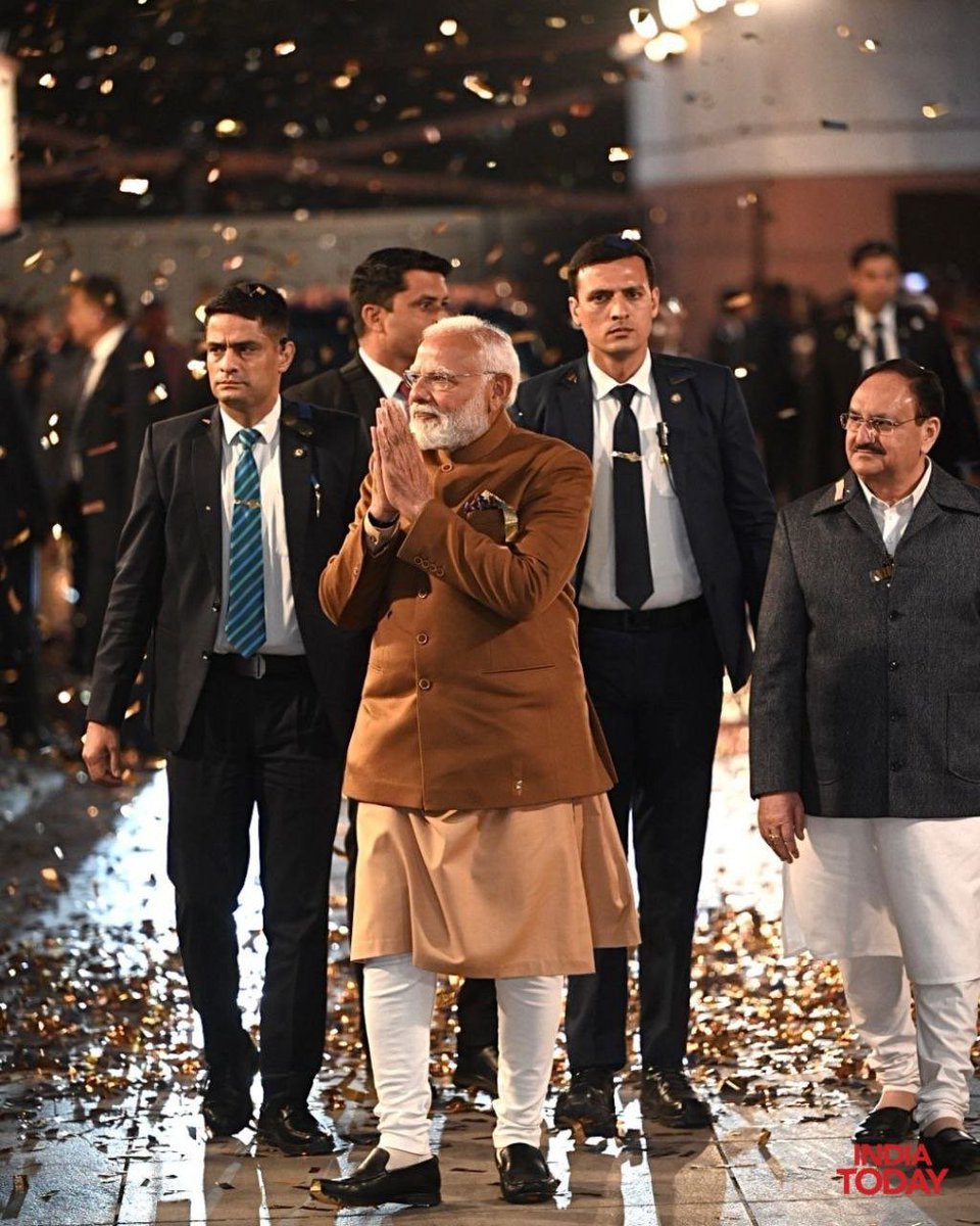 दिल्ली के दिल में मोदी🪷