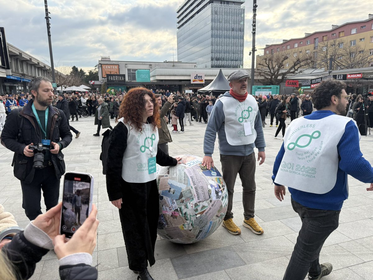 Pistolettijevo kroglo so prikotalili do Bevkovega trga
<a href="/PrimorskeNovice/">Primorske novice</a>