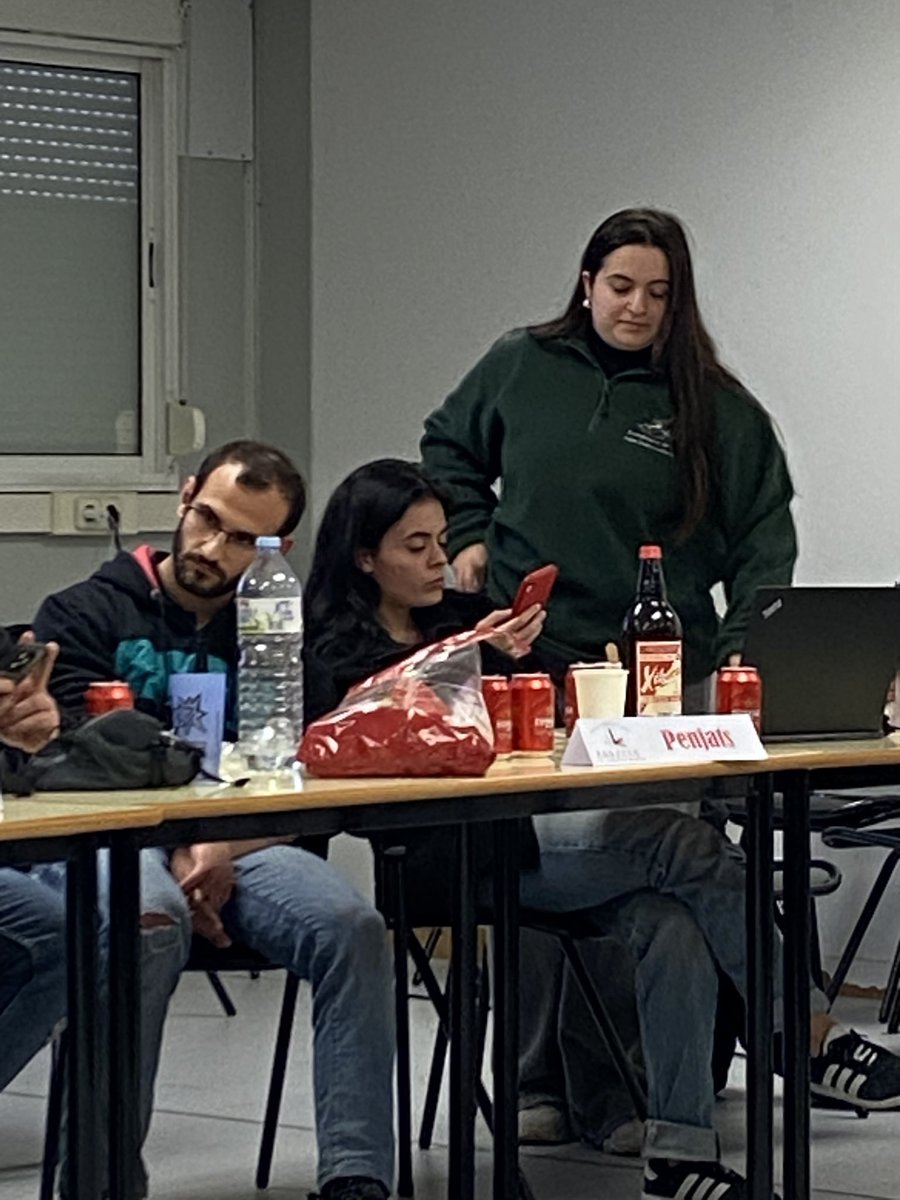 Estem visquent història a #manairesfacts, la imatge parla per ella mateixa, <a href="/arreplegats/">Arreplegats de la Z.U.</a> 🤝🏼 <a href="/penjatsdelcm/">Penjats</a>