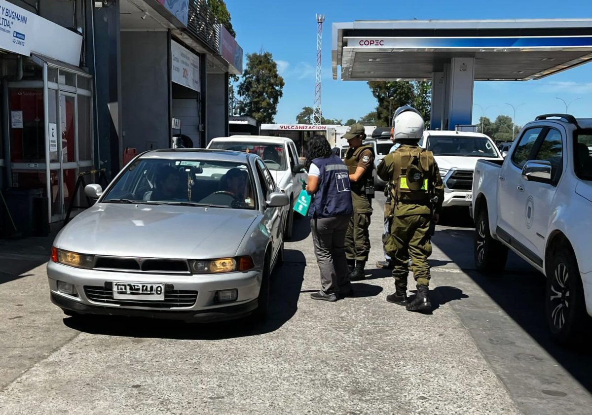 CarabNuble's tweet photo. 🚨#Urgente: A raíz del Estado de Emergencia Preventivo decretado en la Región de #Ñuble, nos mantenemos desplegados en diferentes comunas para entregar seguridad en nuestras rutas principales y secundarias, con la finalidad de contribuir en la prevención de #IncendiosForestales. https://t.co/l0kPNG0hRg