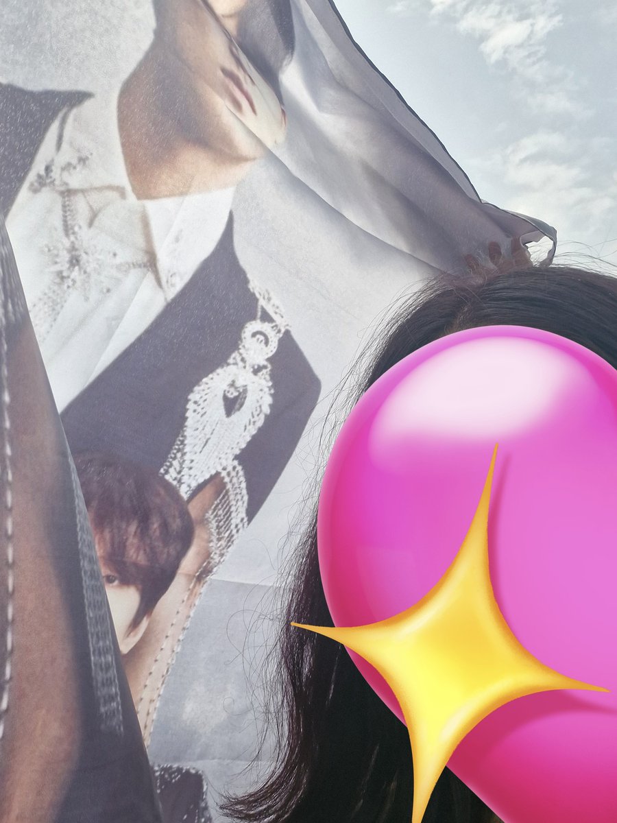 yaemizko's tweet photo. thanks for minwonist yang menyerbu pribisku tadi, aku senang banget ketemu sama kalian. kalian gacor parahhhh. 100pcs abis dalam sehari 💕 ada yg bilang, "INI MINWONNYA CIUMAN OMG" itu gak ciuman gais 😭😭 jangan lupa berteduh di bawah sayap ayah papimu ya ges wkwk. lopyu 🫶💕 https://t.co/udX3e9z5dj