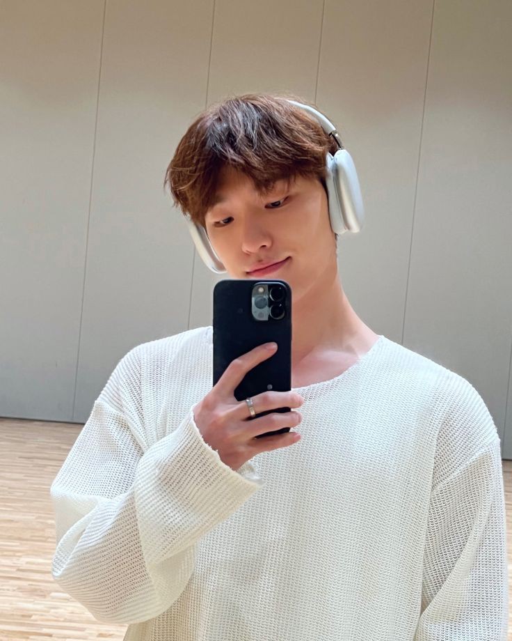 renzomnia's tweet image. ㅤ

posting this, tas lalaho nanaman ng ilang araw.              

ㅤ