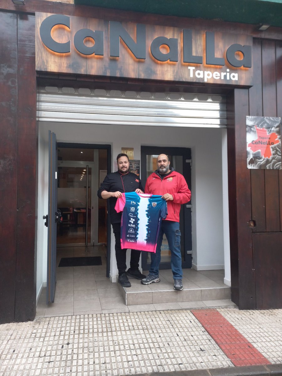 Gracias a nuestros patrocinadores principales.  Aquí están recibiendo su cubre de esta temporada. Falta alguna foto, pero todos son igual de necesarios. Muchas gracias:
B. DEPORTIVO, VICENTE GONZÁLEZ, TAPERIA CANALLA,  INNOVARTEX Y DEPORTES PELAYOS.
