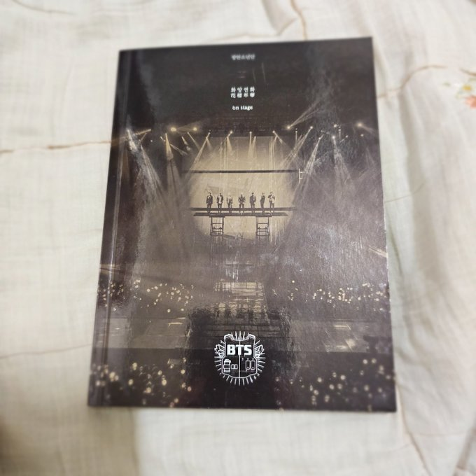 Ran_my_'s tweet photo. 방탄 화양연화 온스테이지 포토북 7000원 
더윙즈투어 포토북 5000원

택배 착불
인증X https://t.co/2J8GJOCP4F
