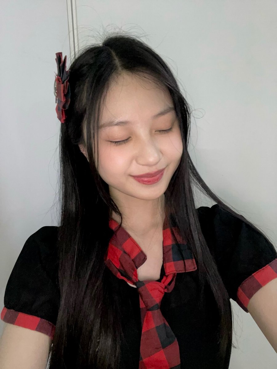 M_MikaelaJKT48's tweet photo. thankk you for todayy sayang sayangnya akuu!!🫶🏻💗 https://t.co/jxfL04xAFi