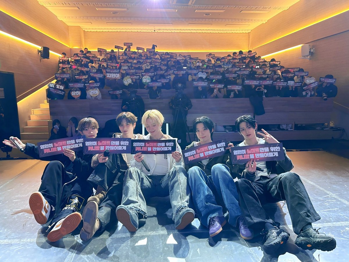 BASE는 NOMAD의 CARNIVAL🤍

첫 번째 팬콘 함께 즐겨줘서 너무 고마워요!
조만간 또 만나요👋

#NOMAD #노매드
#CARNIVAL #카니발