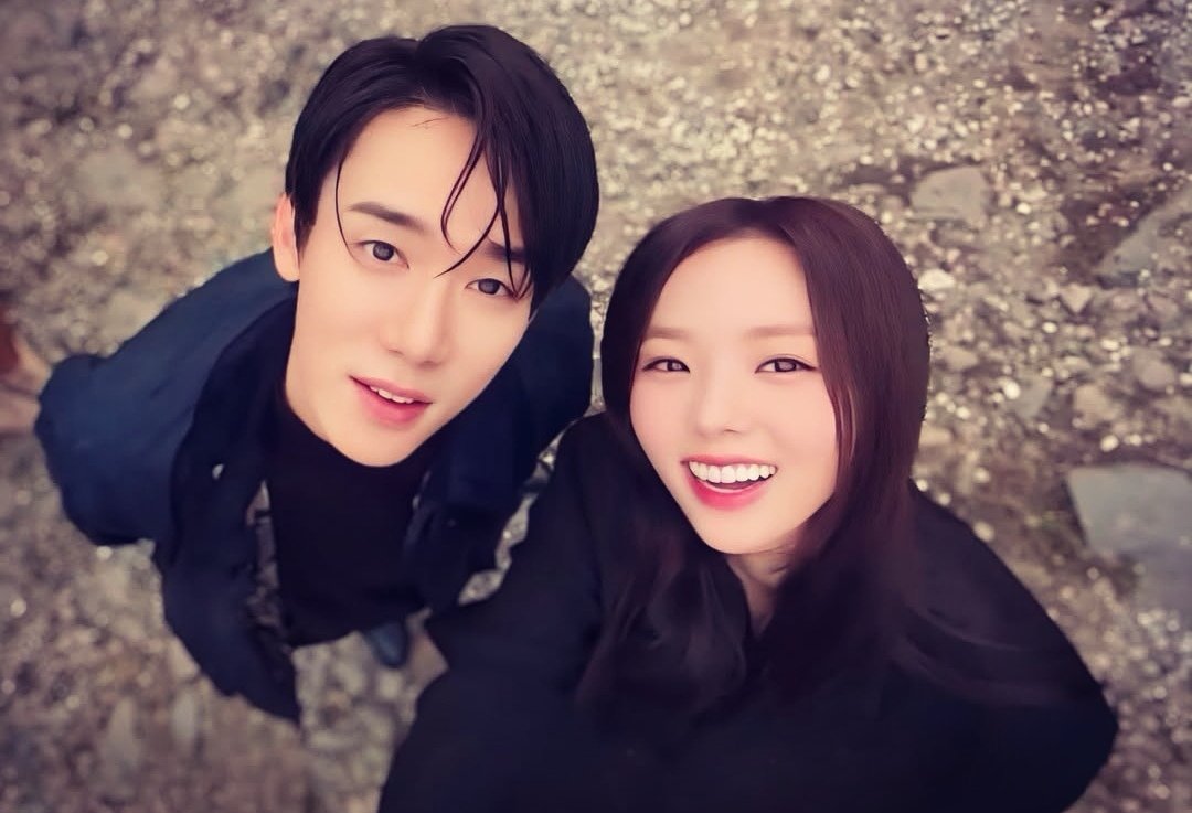 กำลังมองดูอนาคตด้วยกัน 😬

#YooYeonSeok
#ChaeSooBin​
มองเห็นแกรนด์ไฮแอทไหมคะ? 🤣🤭