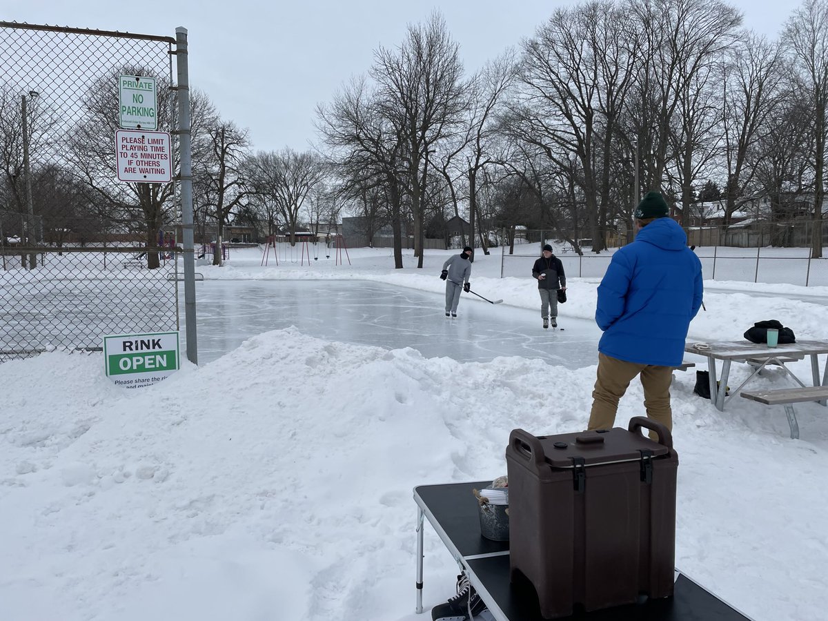 margjohnst's tweet photo. Hey #Ward8Kit! We have a little game of shimmy going on at Belmont Park! Until 11am today @CityKitchener is hosting our pop up hot chocolate and cookies event. Come join us to just skate or bring your stick too! 🇨🇦⛸️🏒 https://t.co/SjWlpRGK6P
