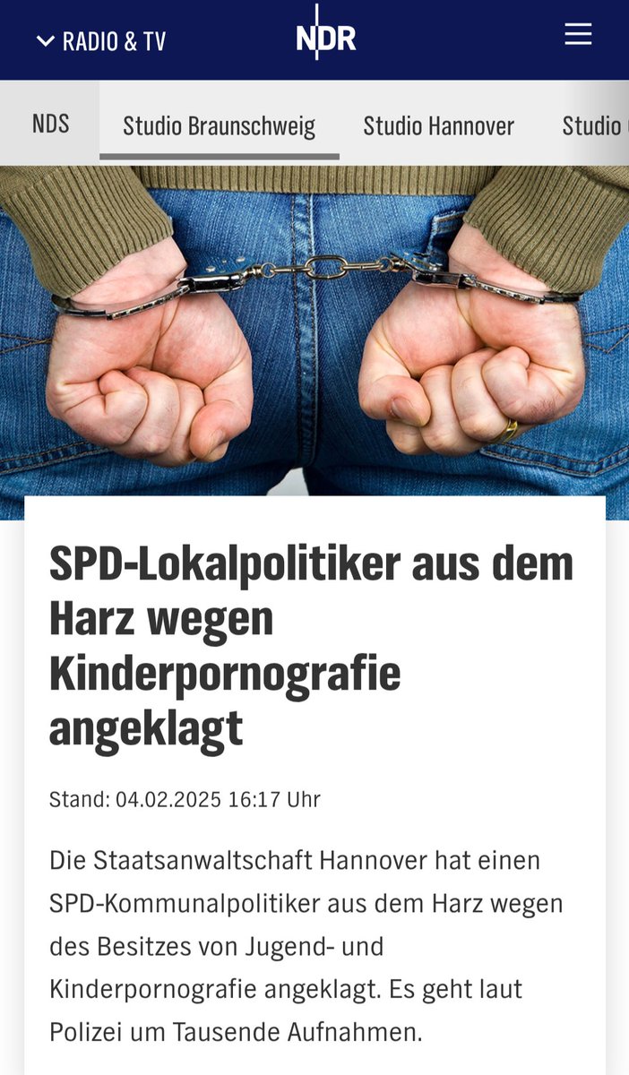 Wir leben in einem Land, in dem es Pädophile so verdammt leicht haben, mit ihren abscheulichen Taten lange unentdeckt zu bleiben. Wieder ein SPD Politiker, wieder jemand, der sich im Rahmen seiner politischen Arbeit für Kinder und Jugendliche "eingesetzt" hat. Ich schreibe lieber