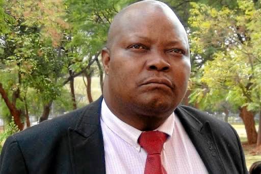 mubaiwa_anna's tweet photo. Copied *Job Sikhala Arrested*
#EdHasFailed
Job Sikhala and at least 40 other citizens have been arrested this afternoon while holding a private meeting in Mutare. Human Rights lawyers are attending the matter.
Details to follow π https://t.co/oG8RV5AwMB