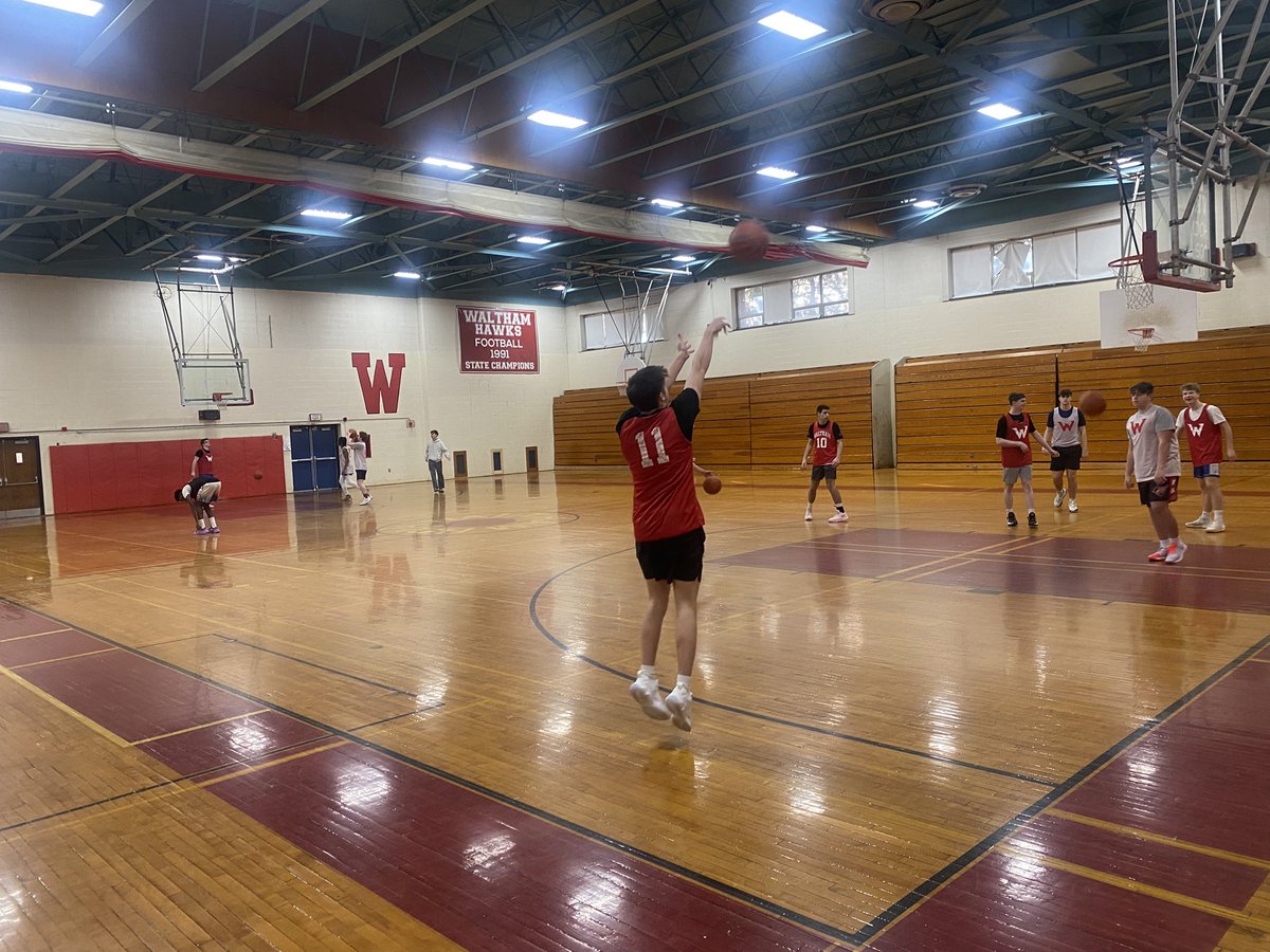 WalthamHoop's tweet image. Back in God’s Country for practice today! Won’t ever be another gym!! Chills with the memories built here!!! Miss this place @WHawkSAthletics