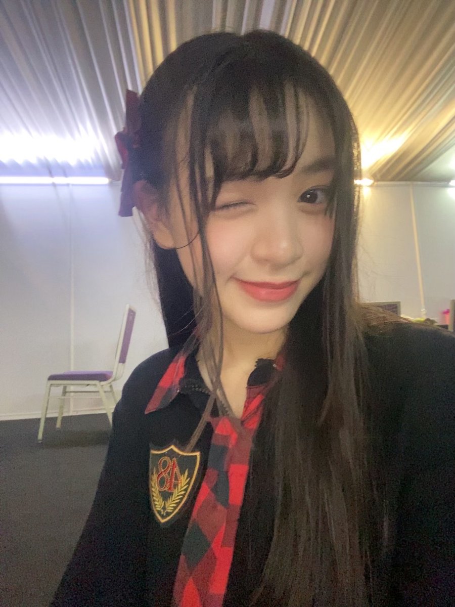 Lily_JKT48's tweet photo. Terimakasii banyak untuk MnG,2shot and show hari iniii!! SKSKSS ternyata ngobrol secara langsung lebi seru HOHO 🥸, btw spill fotoo 2snya dongg! 😎🤙🏻 https://t.co/p97h5GSeG3