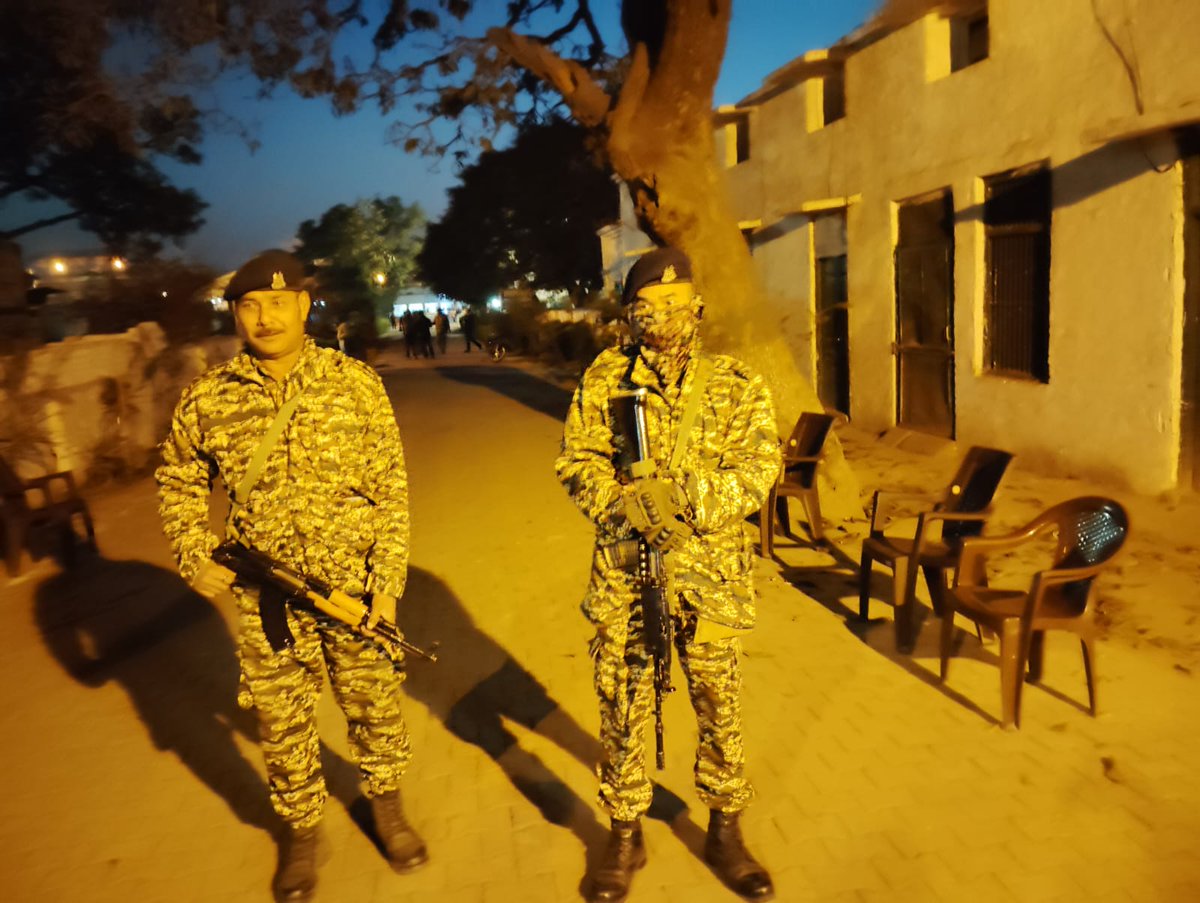 rajeevbknews's tweet photo. मुरादाबाद: राणा ग्रुप की तीन चीनी मिलों व डिस्टलरी पर आयकर विभाग की छापामारी। 
राणा ग्रुप के बेलवाड़ा, बिलारी, शाहबाद मिलो पर आयकर विभाग टीमों ने मारा छापा। 
पंजाब के कपूरथला से कांग्रेसी विधायक और कारोबारी राणा गुरजीत सिंह के विभिन्न ठिकानों पर की छापामारी। https://t.co/7870u9epqL