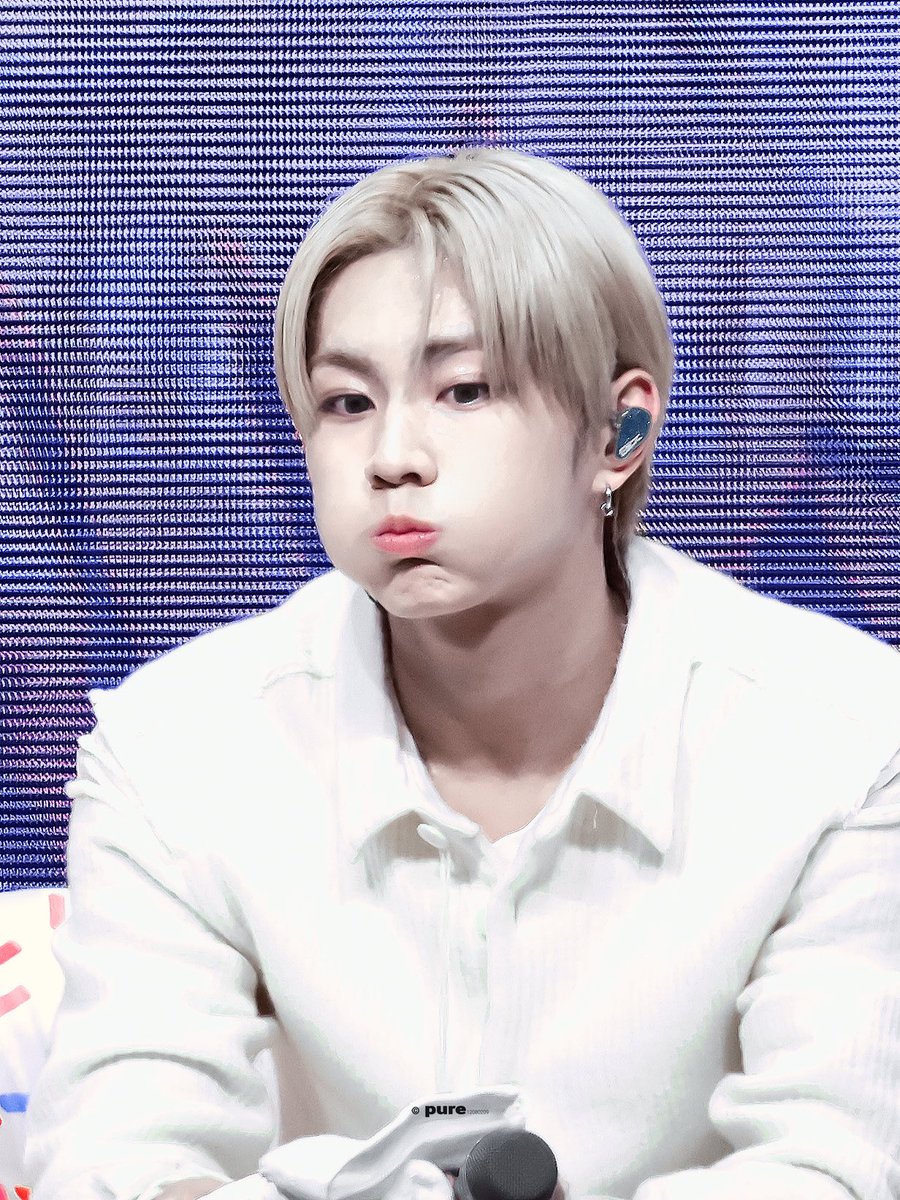 #HAPPY_JUNGWON_DAY
#우리의_리더_양정원_생일이냥
#가든에서_엔진과_영원히_함께해