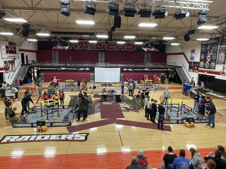 LPSelma1's tweet photo. It's a great day for robotics!  We are happy to host 26 teams at our Raider Robotics Tournament today! #LPSelma https://t.co/EhJifq5dCd