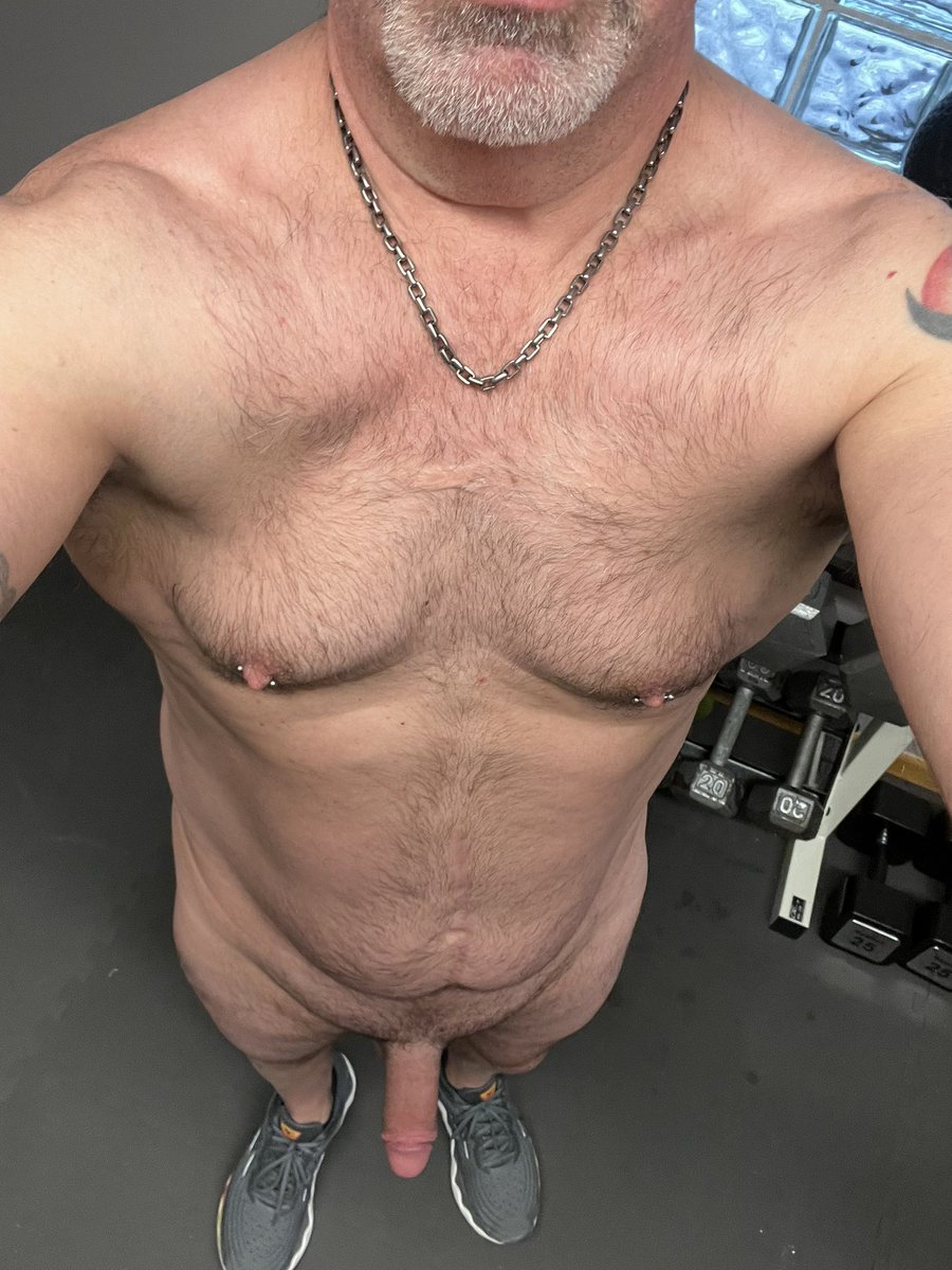 loweareve's tweet photo. Love starting the day with a naked workout. 💪 https://t.co/Sd2PNVs1Nr
