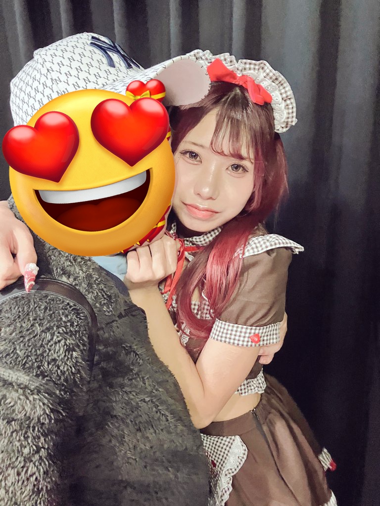 tsurutan_two's tweet photo. #にゃんちゃま #CheckitstarS☆ #にゃん #メイド #JK
メイド似合ってたよ~♥ https://t.co/N1CzlJdMqD