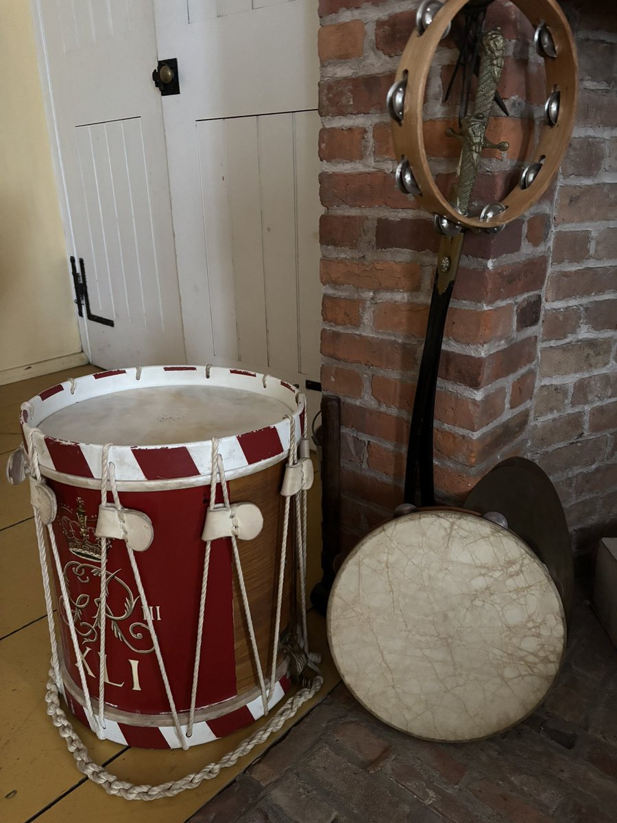 Have you ever wondered about music during the War of 1812? Join us for our special Fireside Friday lecture titled “Music across the Garrison”! 

Grab your tickets here!! friendsoffortgeorge.square.site/special-event-…