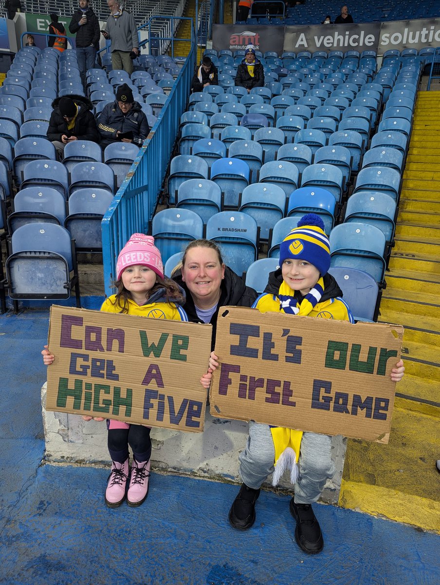 MoleSteph's tweet photo. @LUFC It was his sister's first time too https://t.co/HXOxlTFxcy