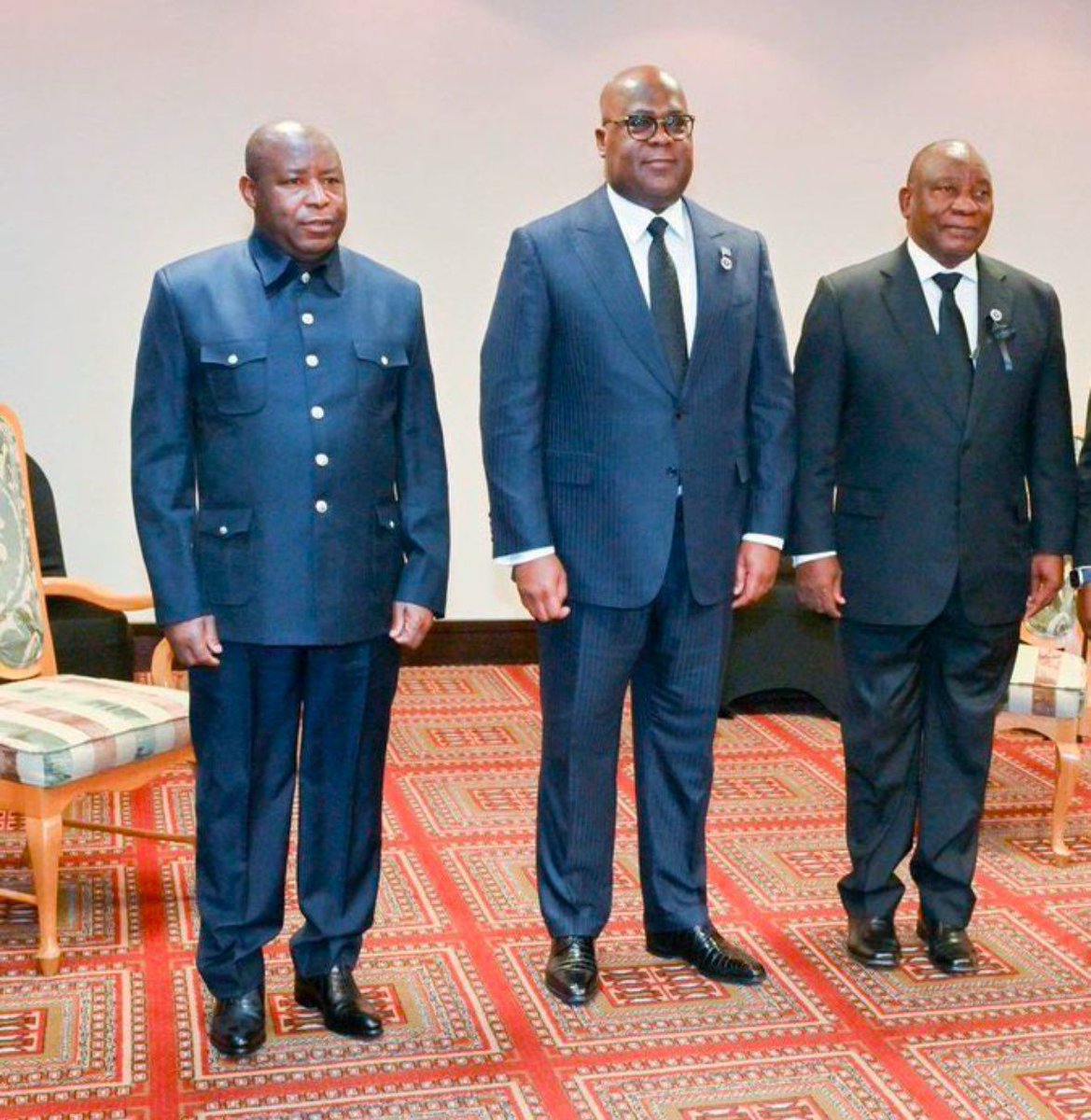 .<a href="/CyrilRamaphosa/">Cyril Ramaphosa 🇿🇦</a>  made the long trip from South Africa to Dar es Salaam for the EAC-SADC summit, only to arrive late and skip the meeting. Meanwhile, Tshisekedi, whose country is at the heart of the crisis, chose the comfort of his couch, sipping whisky as he "monitored" the
