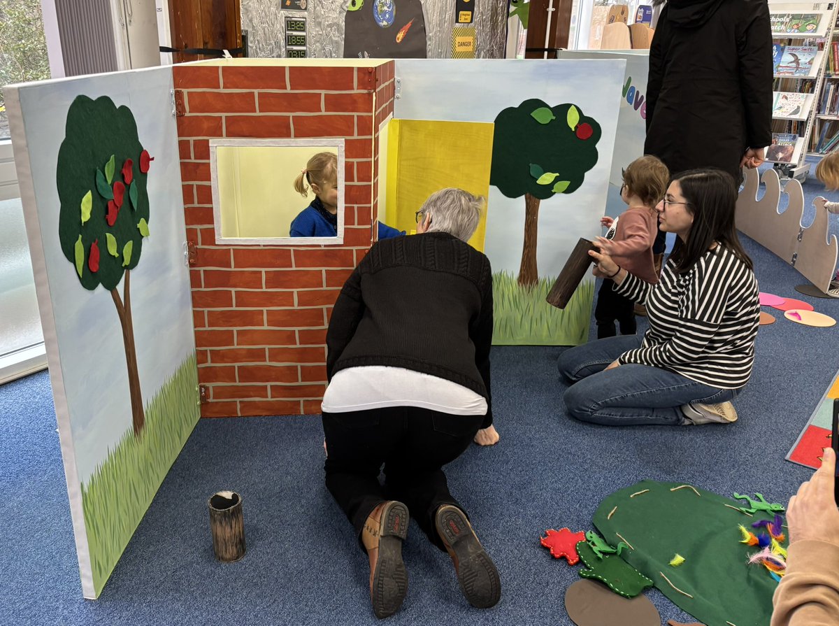 ArtyGirl21's tweet photo. Wonderful launch day sharing our Big Books: the results of the @CultureLeics multi-sensory project with families at #WigstonLibrary Our Big Books are imaginative spaces for children to play in and explore #LeicestershireLibraries https://t.co/dVdJGuJmqA